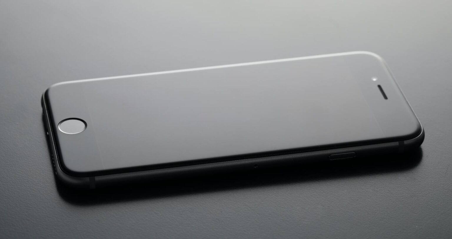 why is my iphone screen black even though it's on