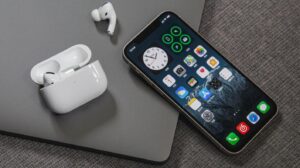 Why is My iPhone Screen Black but Still Works? 4 Easy Ways to Fix